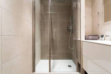 Chic & Modern 1bed next to Martinez