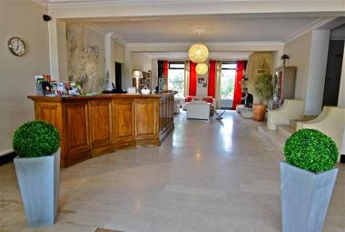 Les Aubuns Country Hotel