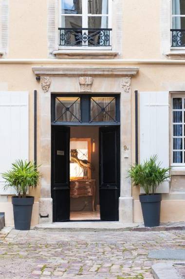 Chez Laurence Du Tilly