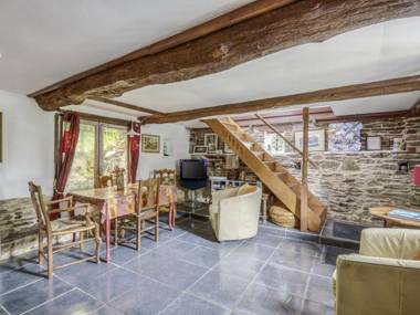 Cottage in Saint-Clair-sur-l'Elle with Garden and Barbecue