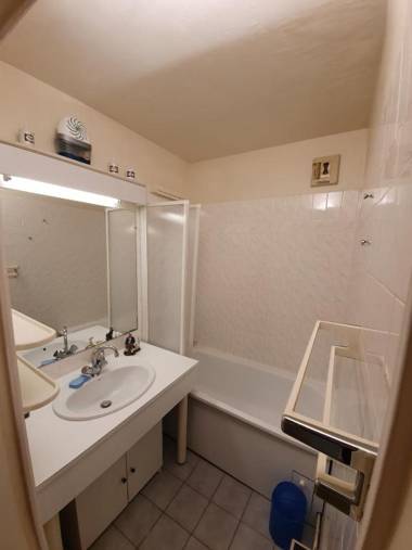 Flat with SWIMMING POOL - direct access to sea