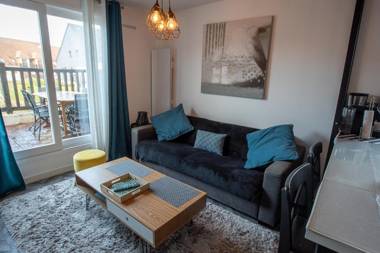 Flat with BALCONY 7min from the BEACH