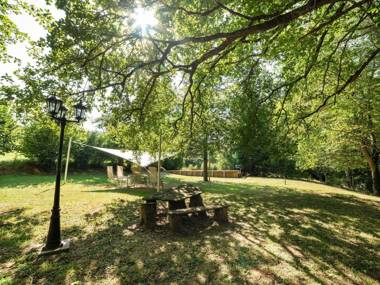 Cozy Mansion in Brandonnet with Swimming Pool