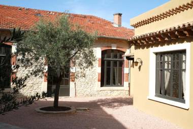 Logis Hotel Le Clos Des Oliviers