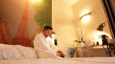 Hotel Alpha Paris Eiffel by Patrick Hayat