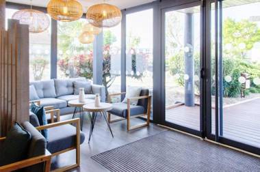 Contact Hôtel Le Provençal Bordeaux Lac avec Bornes électriques