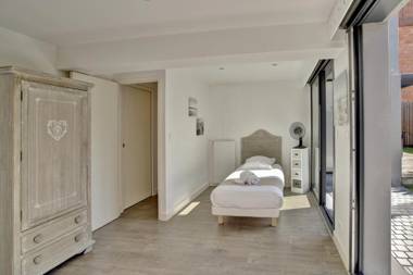 La Dependance by Cocoonr