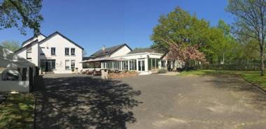 Crjs Et Auberge De Jeunesse