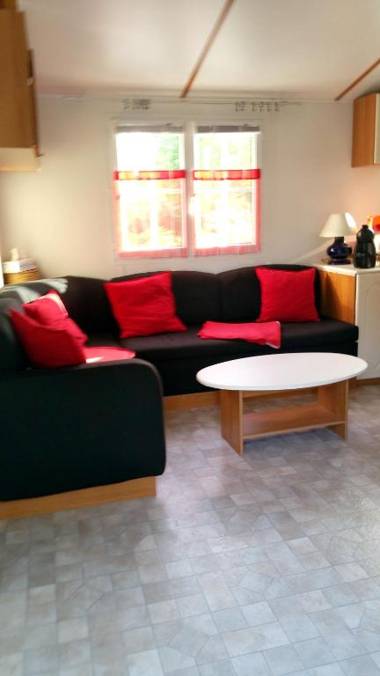 Propriete de 2 chambres avec piscine partagee et jardin clos a Biscarrosse