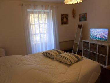 Appartement Biron 2 pièces 2 personnes - FR-1-616-122