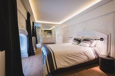 LOFT KEYWEEK contemporary Loft style Apartment in Biarritz City center