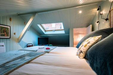 L'ATELIER KEYWEEK Vintage Duplex Apartment with Parking Biarritz Center