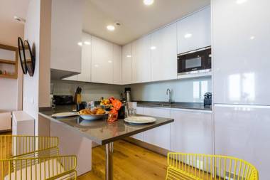 HORIZON KEYWEEK Beachfront Duplex with Parking in Biarritz Center