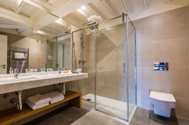 HORIZON KEYWEEK Beachfront Duplex with Parking in Biarritz Center