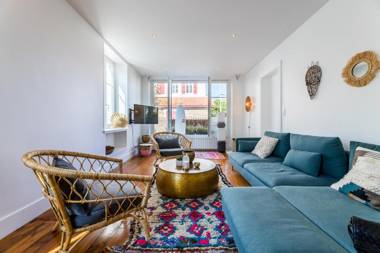 ALOE KEYWEEK Architect Apartment with terrace and garage Biarritz