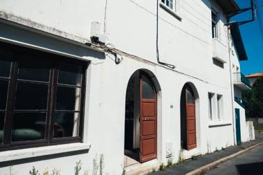 LITTLE OASIS - private terrasse near the center and the beach