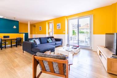 GAMBETTA KEYWEEK Duplex with Terrace and Parking in Biarritz Center