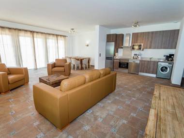 Beautiful villa with terrace in the surfing town of Biarritz