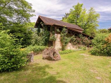 Romantic stay in a lovely cottage in a magical hamlet of six houses