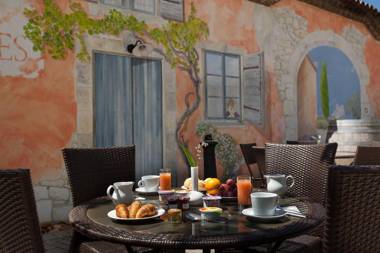 Logis VIGNES BLANCHES*** Hôtel Cosy et restaurant de terroir