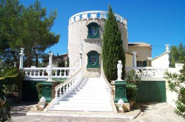 Villa with pool in Provence -Villa Romantique sleeps up to 12+4 in optional gite