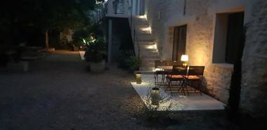 L Authetique Mas Tareau