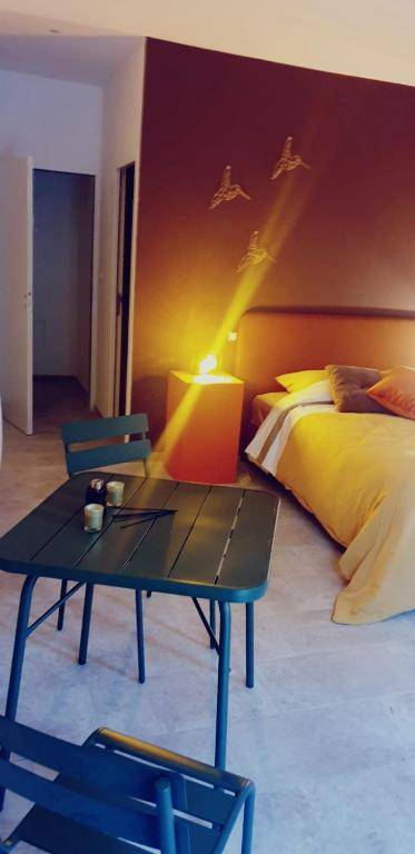 L Authetique Mas Tareau