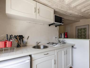 Heritage Apartment in Bayeux near Museum of Art