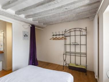 Heritage Apartment in Bayeux near Museum of Art