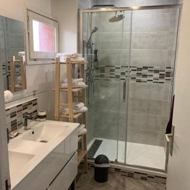 Private house with a view on Bayeux's Cathedrale