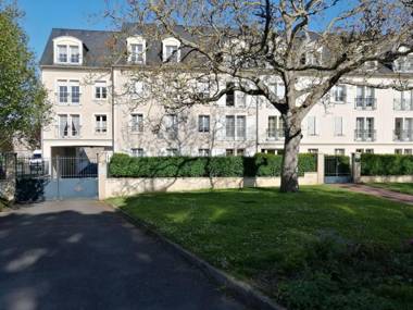 Classy Apartment in Bayeux with Heating Facility