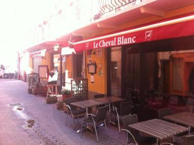 Hôtel Du Cheval Blanc