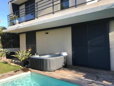 Le Hameau de la Crique de l'Anglaise