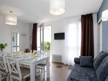 Cozy apartment in a 17th century castle in a Breton Village