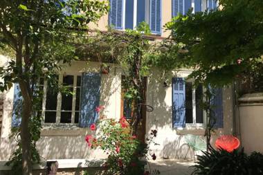 BEAUTIFUL house with GARDEN in AVIGNON