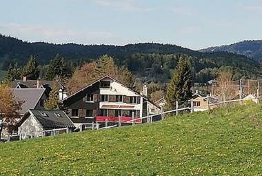 Hôtel Au Feu De Bois bar à vin le 1605