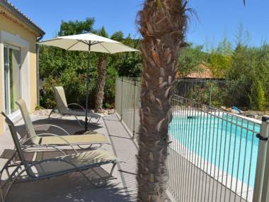 Cozy Villa in Sampzon with Swimming Pool