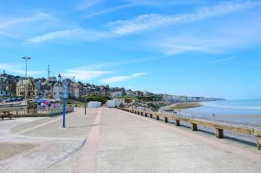 Appartement balcon 2 chambres et à 2 pas de la plage
