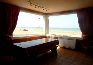 Maison de 6 chambres avec vue sur la mer jardin clos et wifi a Arromanches les Bains