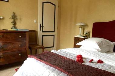 Maison de 4 chambres avec jardin amenage et wifi a Arles