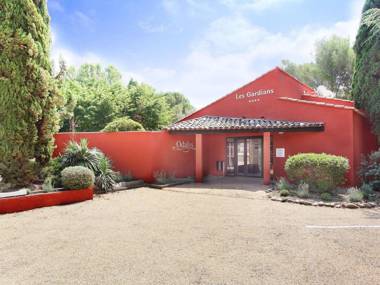 Modern air-conditioned studio in a quiet and natural domaine