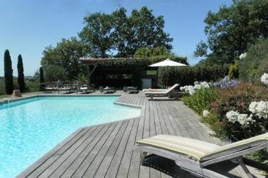 MAISON PISCINE JARDIN CALME PROCHE BIARRITZ PLAGE et GOLFS