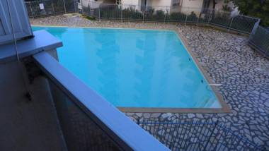 Studio a Arcachon a 200 m de la plage avec vue sur la mer piscine partagee et jardin clos