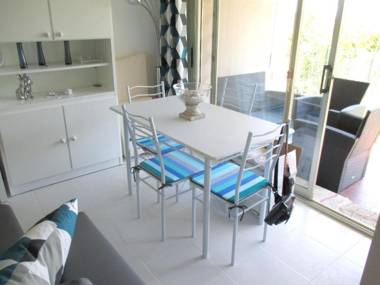 Studio a Antibes a 500 m de la plage avec vue sur la mer jardin clos et wifi