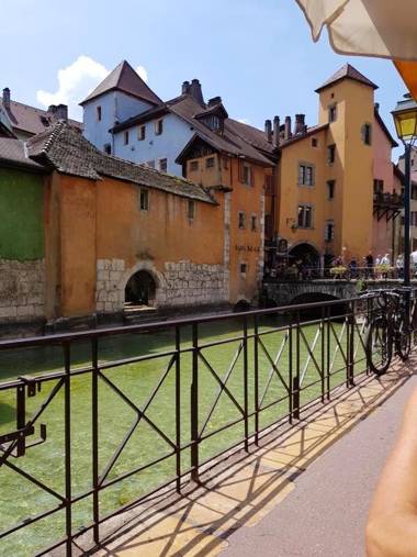 Appartement de 2 chambres avec wifi a Annecy
