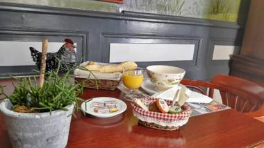 Logis Hôtel Le Relais Des Remparts