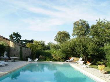 Beautiful house with separate country house on a beautiful 12th century estate