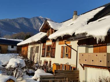 Old renovated farmhouse in the heart of the mountains