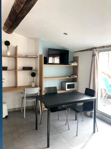 Studio avec vue sur la ville terrasse amenagee et wifi a Aix en Provence