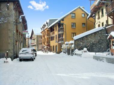 Studio a Aiguilles a 5 km des pistes